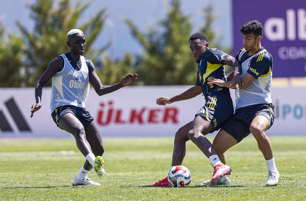 Fenerbahçe başaramadı: Jhon Duran geçti 9